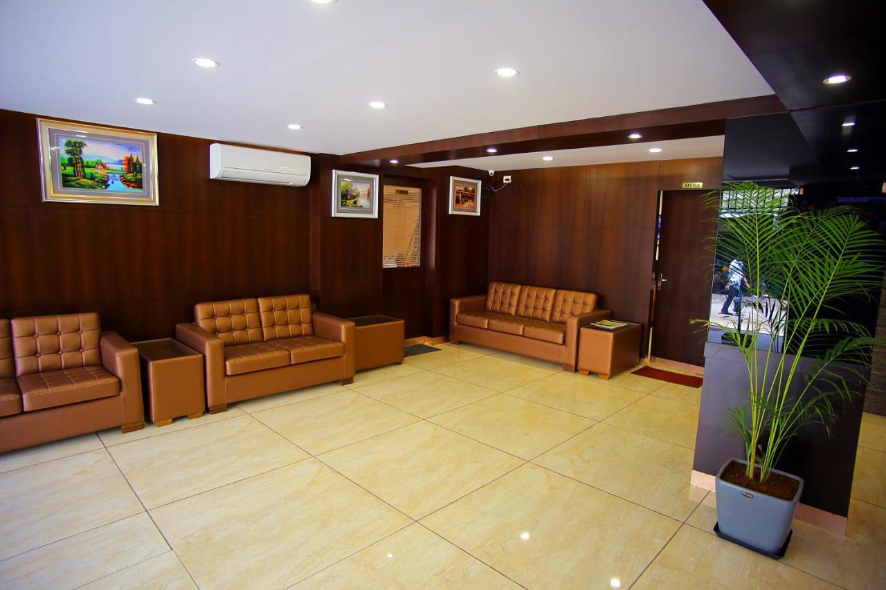 The Lounge Business Hotel Бангалор Экстерьер фото
